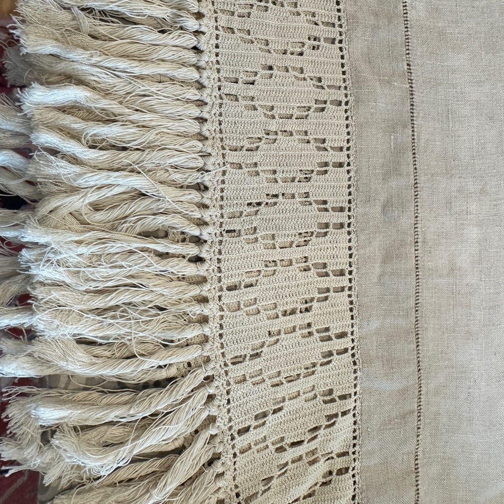 Linen table runner - Picture 3 of 7